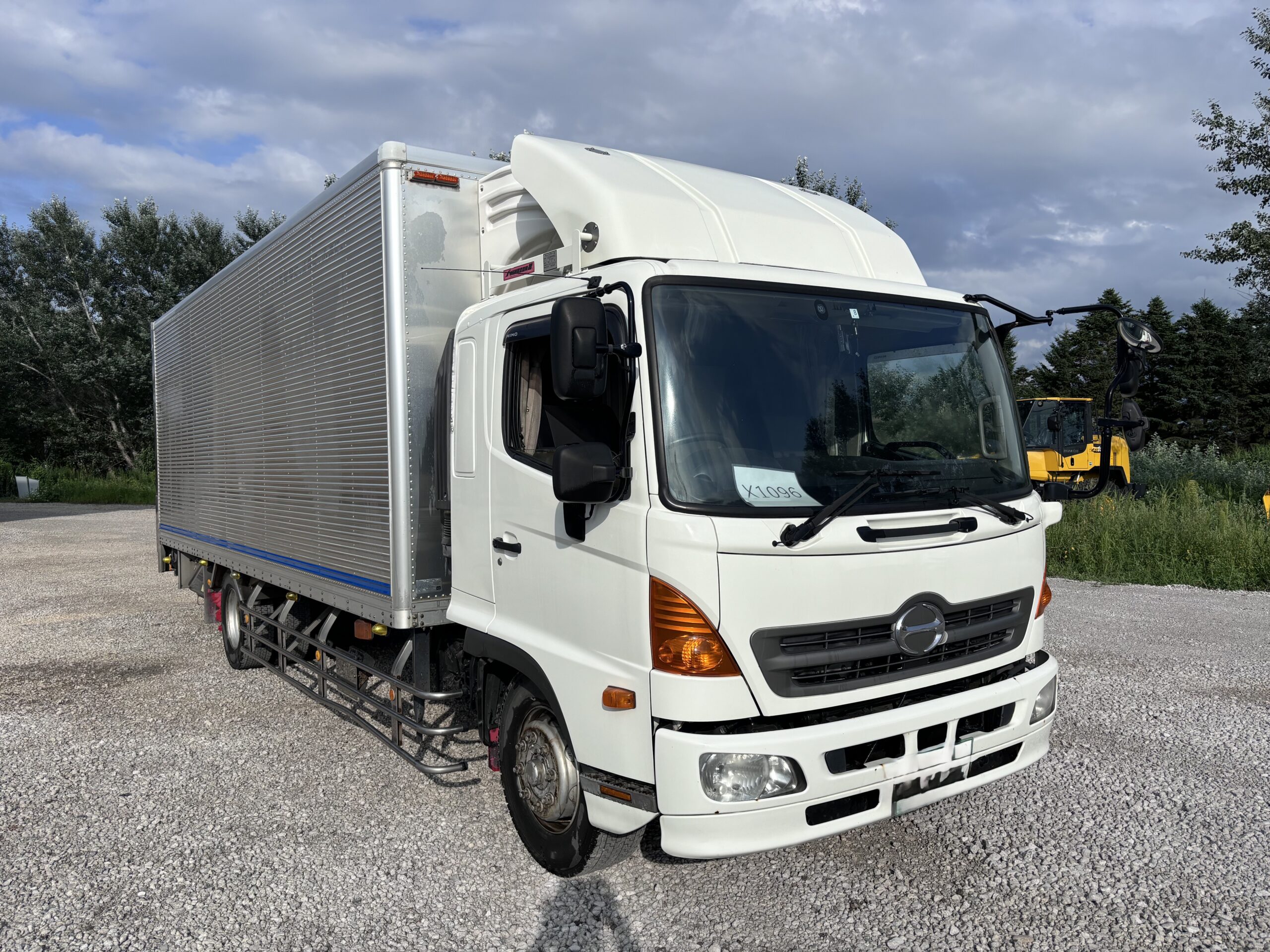 日野/増t冷凍バン跳ね上げPG/X1096 – 北海道札幌市の中古トラック